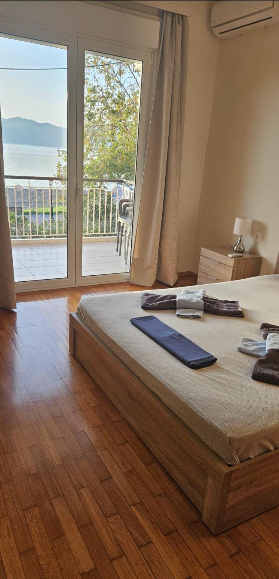 Nafpaktos Beach House Sea View Apartment First Floor 외부 사진