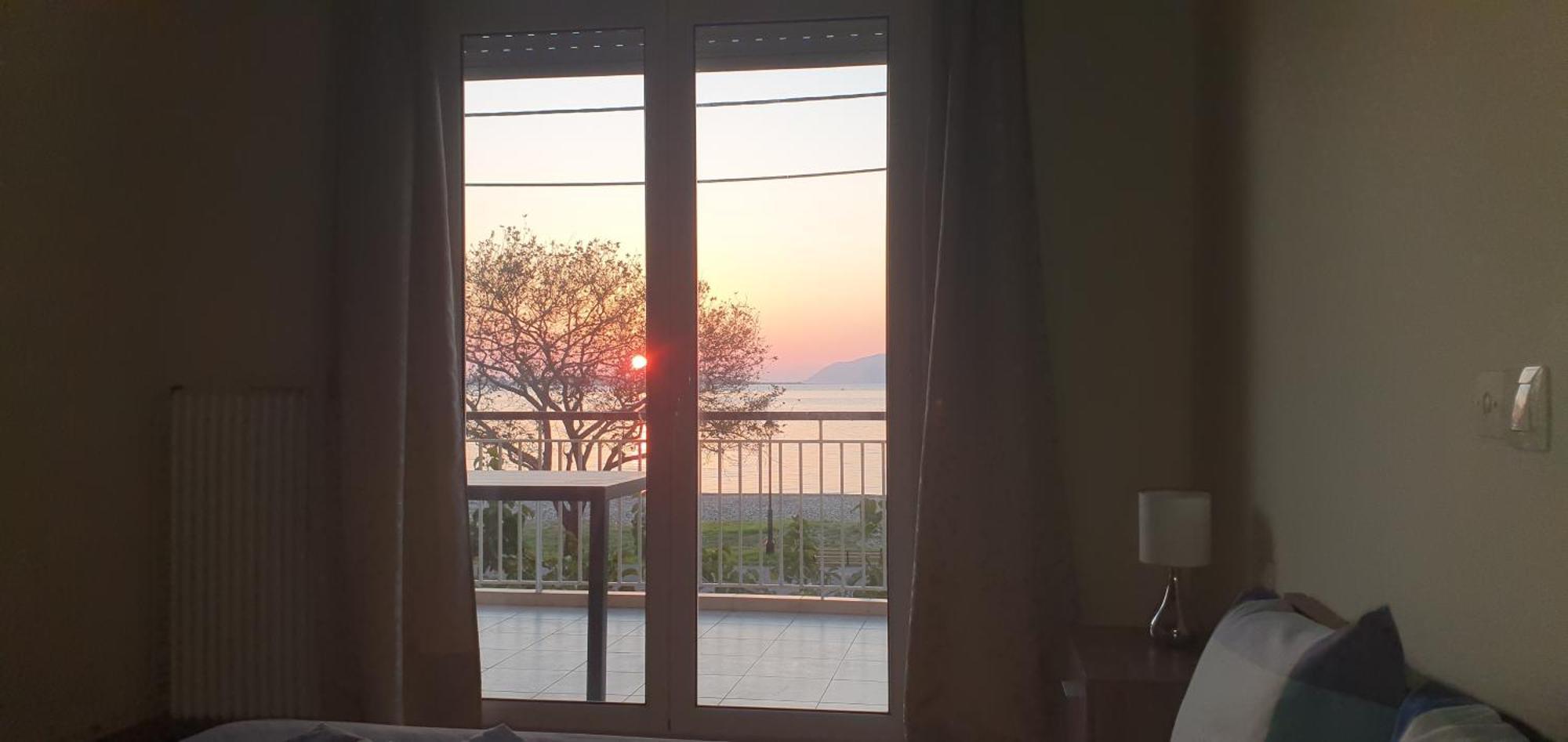Nafpaktos Beach House Sea View Apartment First Floor 외부 사진
