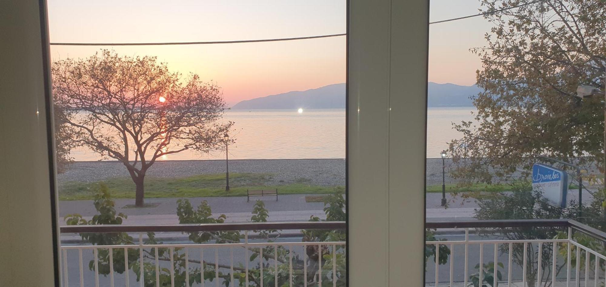 Nafpaktos Beach House Sea View Apartment First Floor 외부 사진