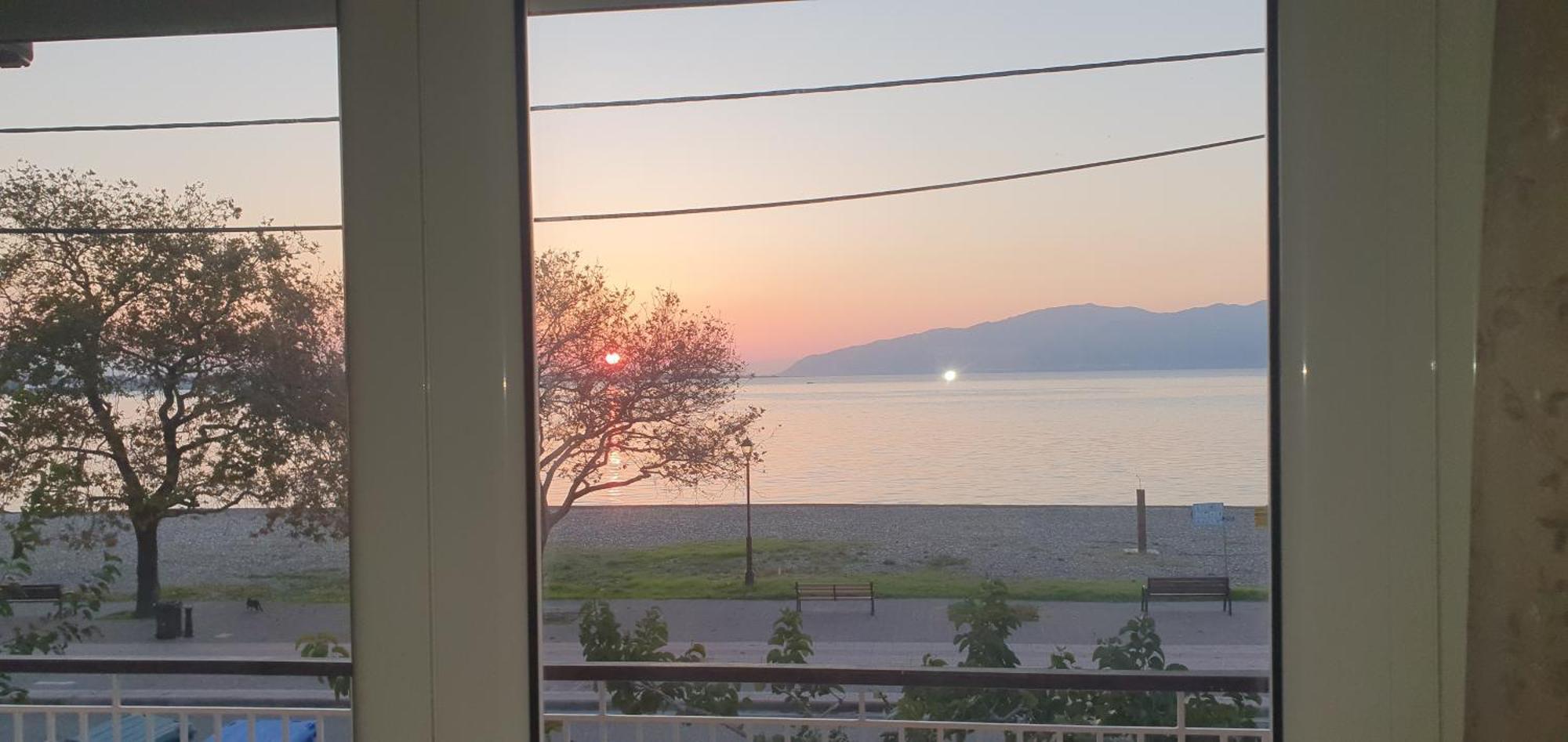 Nafpaktos Beach House Sea View Apartment First Floor 외부 사진